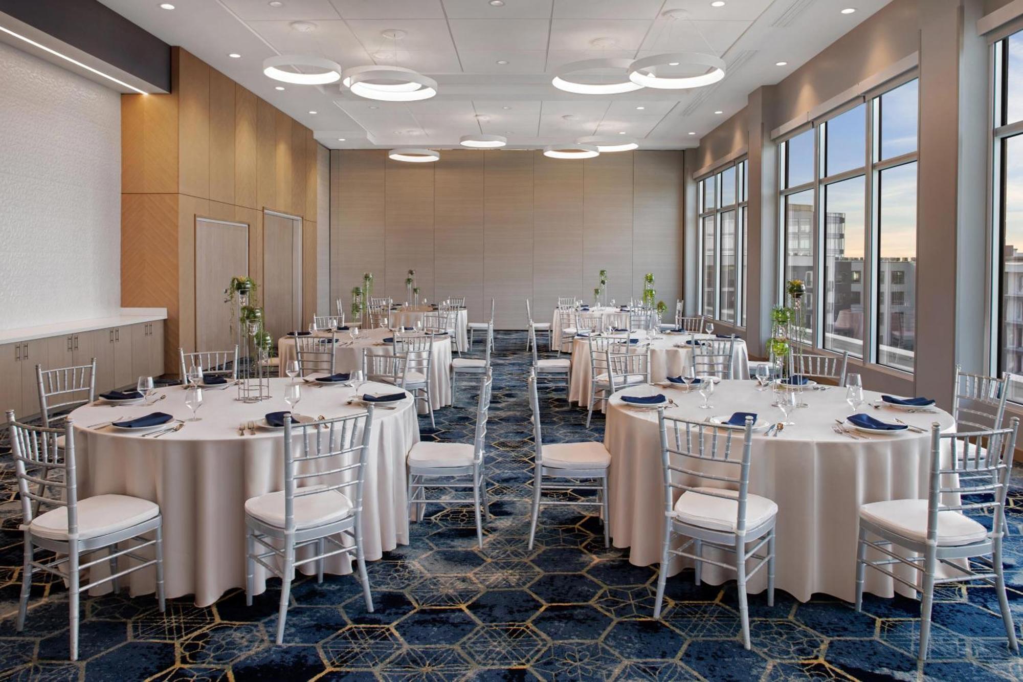 Aloft Tampa Midtown Hotel Екстериор снимка