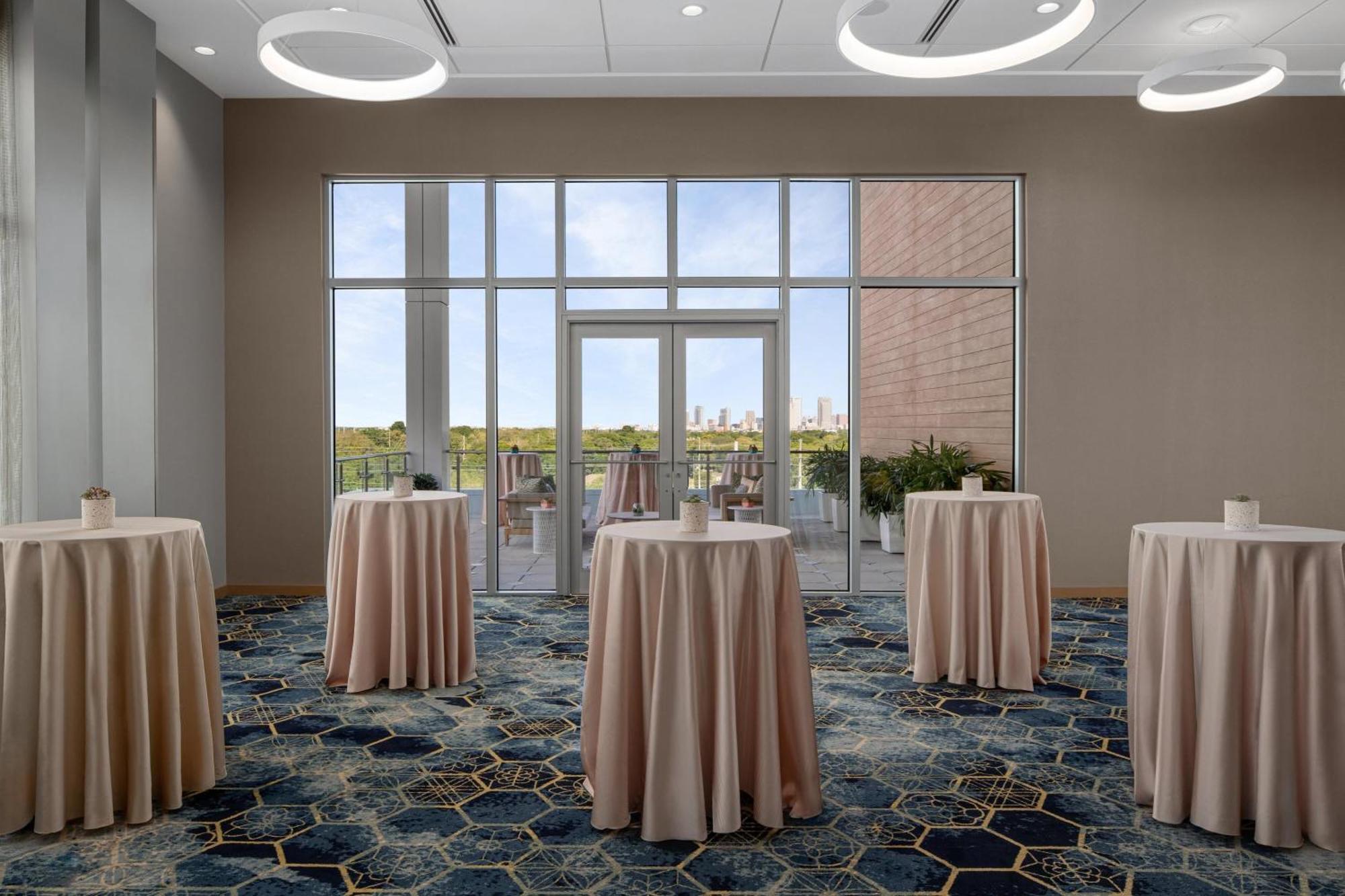 Aloft Tampa Midtown Hotel Екстериор снимка